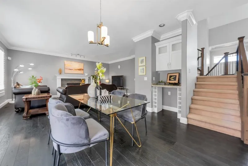 10 CEDARWOOD COURT - photo 4 of 25