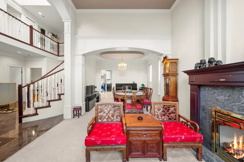 11851 RAILWAY AVENUE - photo 4 of 25