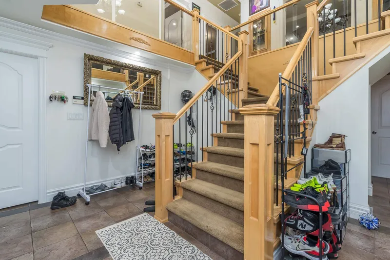 13027 68 AVENUE - photo 4 of 25