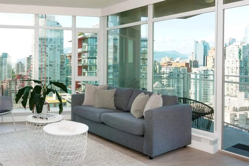 2603 1372 SEYMOUR STREET - photo 4 of 16