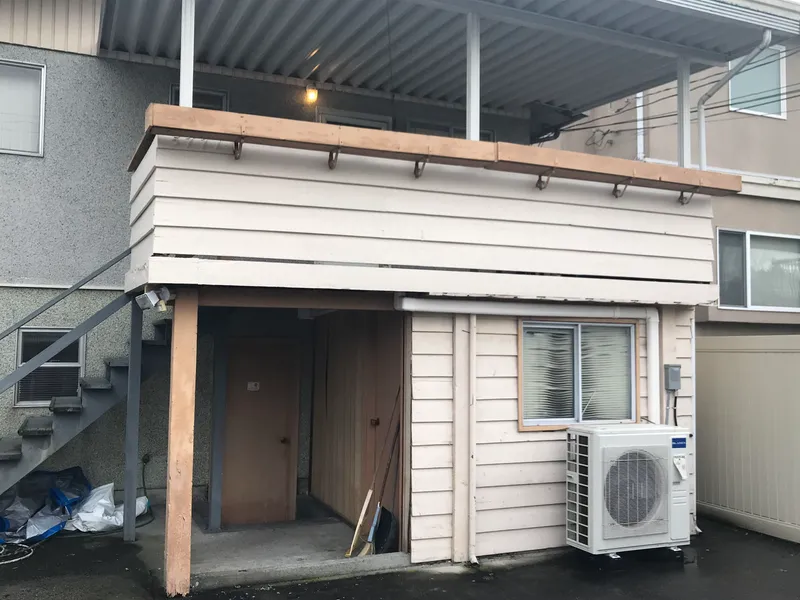 5771 SHERBROOKE STREET - photo 4 of 19