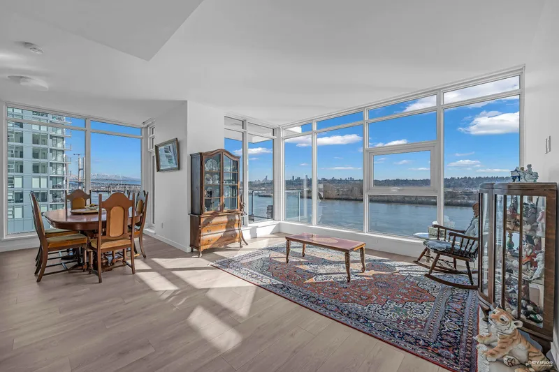 607 680 QUAYSIDE DRIVE - photo 2 of 25