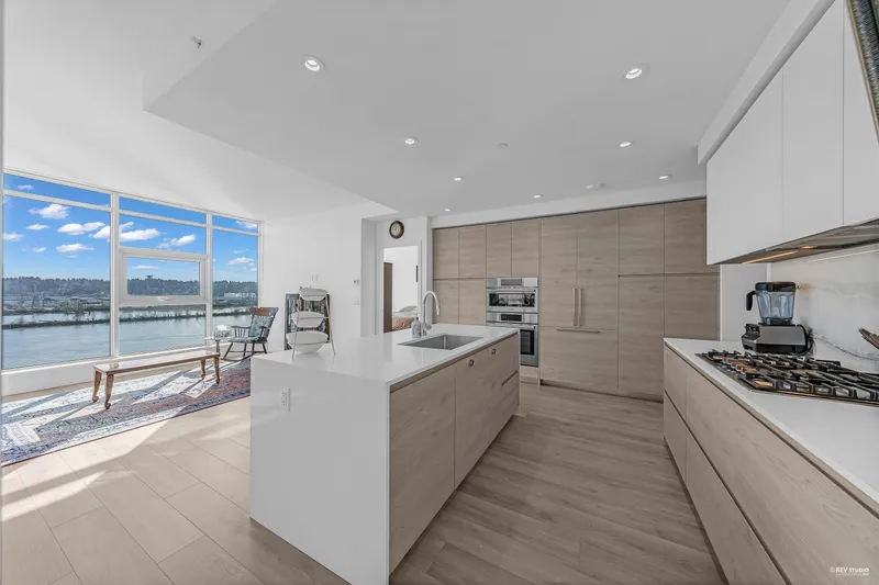 607 680 QUAYSIDE DRIVE - photo 3 of 25