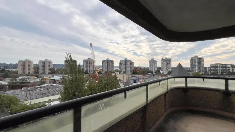 207 1026 QUEENS AVENUE - photo 2 of 24