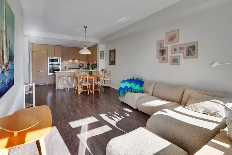 207 3825 CATES LANDING WAY - photo 4 of 25