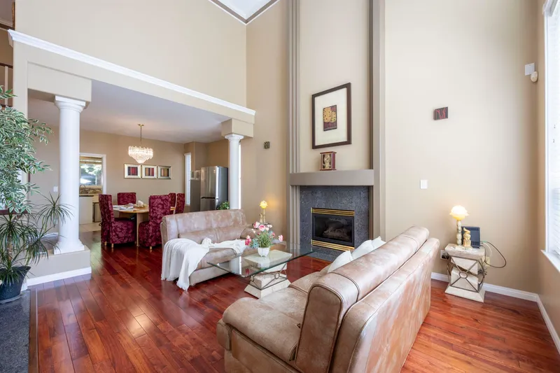 218 PARKSIDE DRIVE - photo 4 of 25