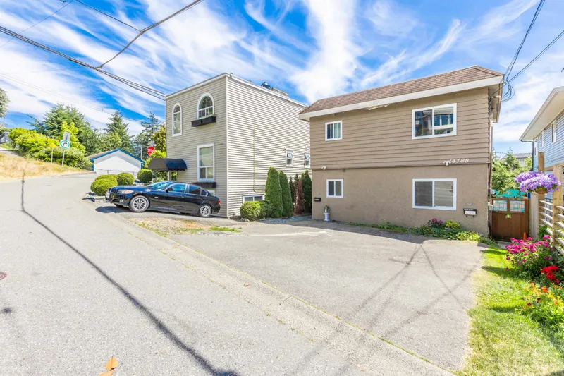 14788 GORDON AVENUE - photo 4 of 25