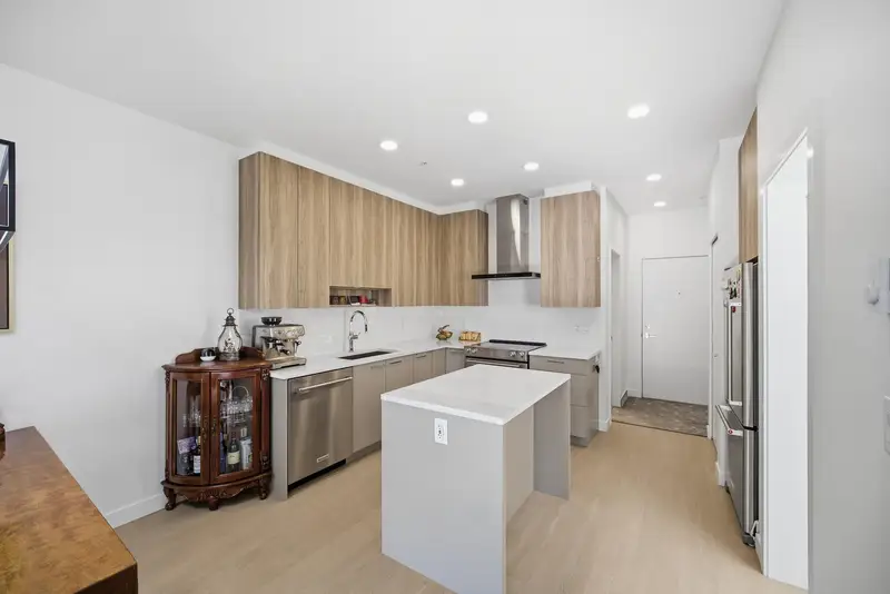 309 7588 16TH STREET - photo 3 of 25