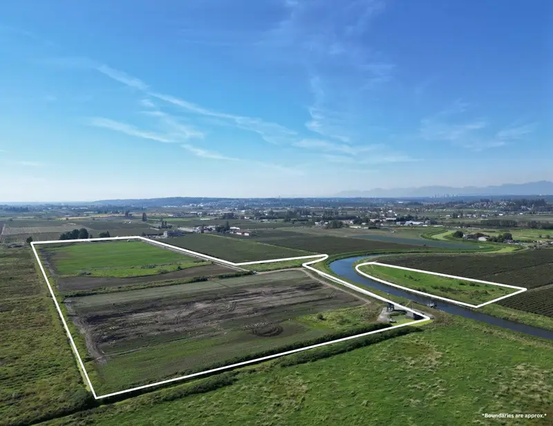 4444 168 STREET - photo 2 of 16