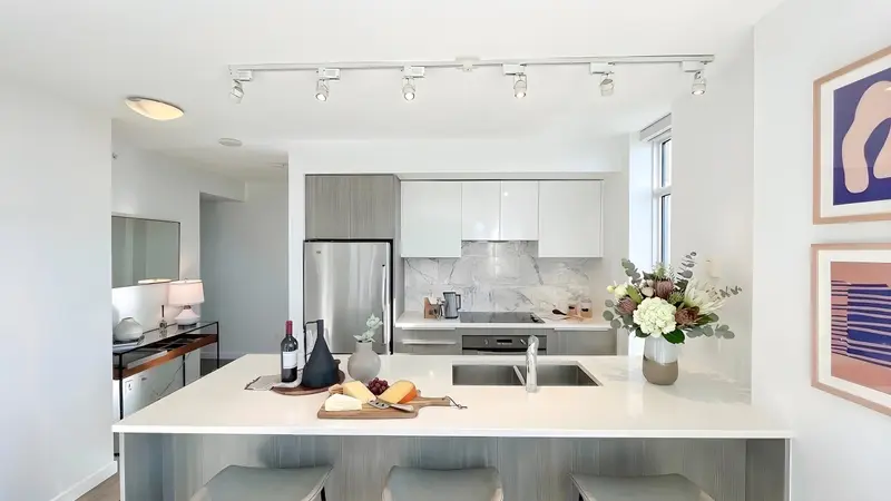 2505 6461 TELFORD AVENUE - photo 4 of 24