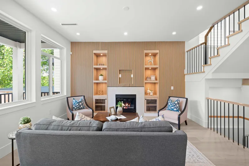 7527 205 STREET - photo 4 of 25