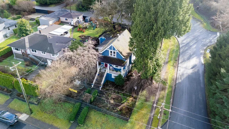 2201 ST GEORGE STREET - photo 1 of 25