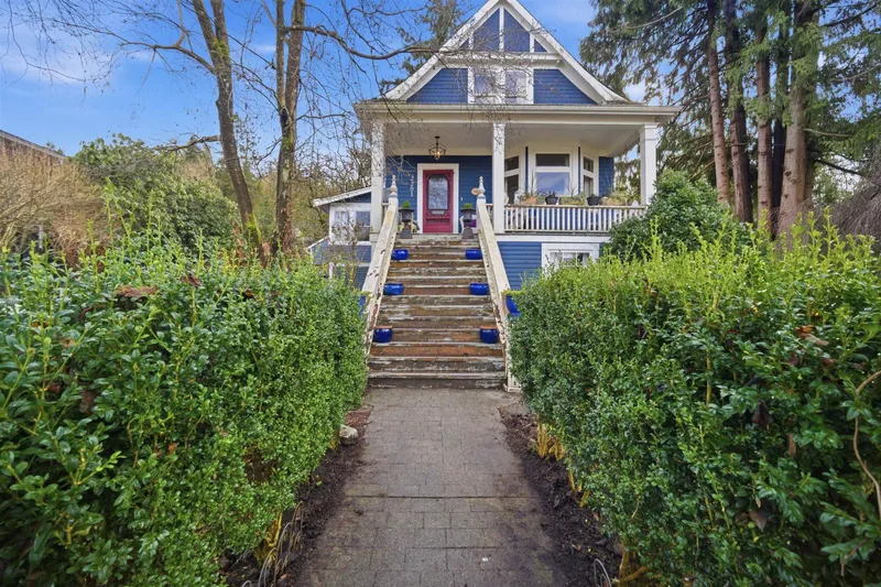 2201 ST GEORGE STREET - photo 3 of 25