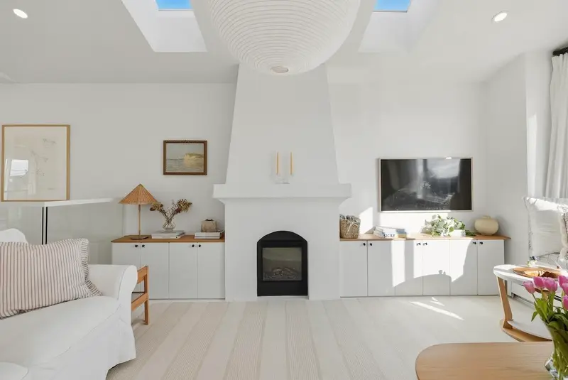 863 LEE STREET - photo 1 of 25