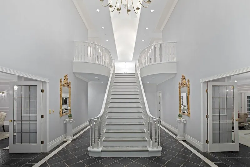 558 248 STREET - photo 4 of 25