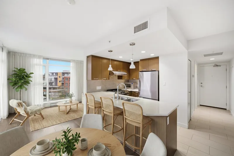 601 8333 ANDERSON ROAD - photo 2 of 23