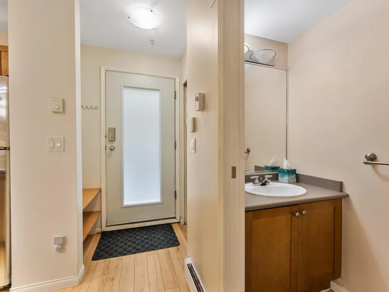 8 2375 W BROADWAY STREET - photo 4 of 21