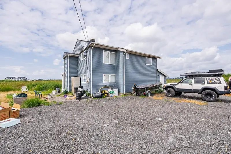 17027 40 AVENUE - photo 3 of 24