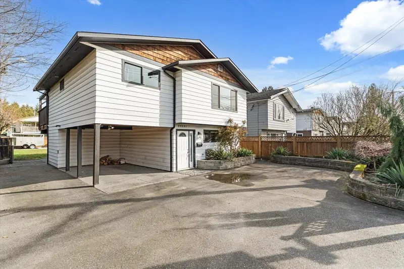 33531 7TH AVENUE - photo 2 of 25