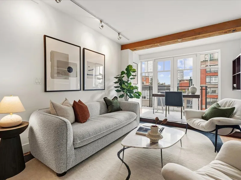 301 1275 HAMILTON STREET - photo 2 of 25