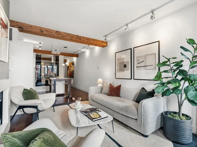 301 1275 HAMILTON STREET - photo 4 of 25