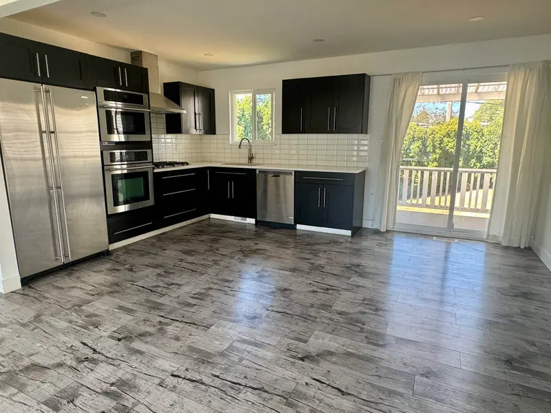 34443 YORK AVENUE - photo 4 of 16