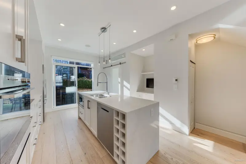 28 2729 158 STREET - photo 4 of 21