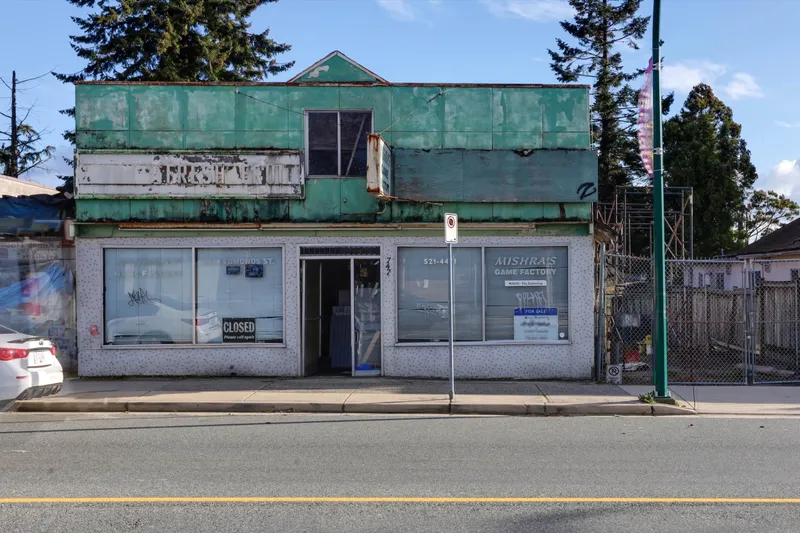 7474 EDMONDS STREET - photo 2 of 17