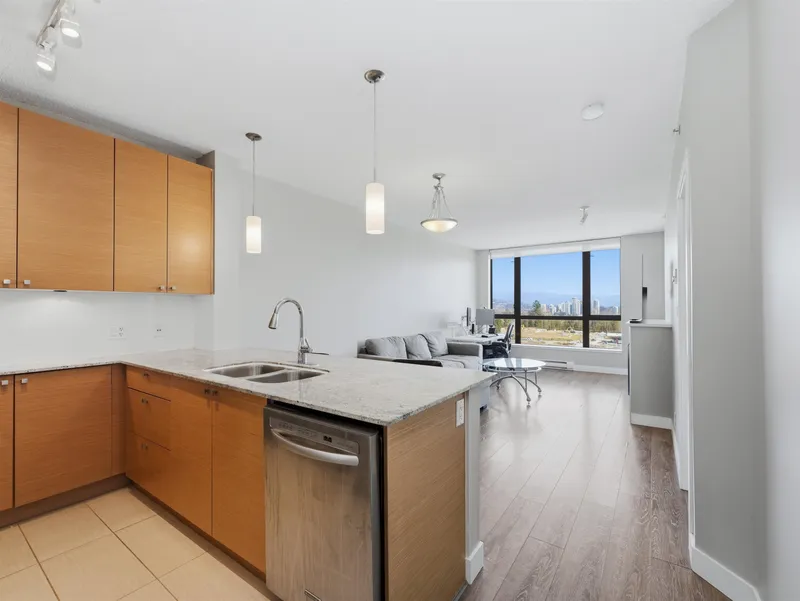 2201 400 CAPILANO ROAD - photo 4 of 21