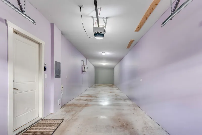 37 19560 68 AVENUE - photo 4 of 23