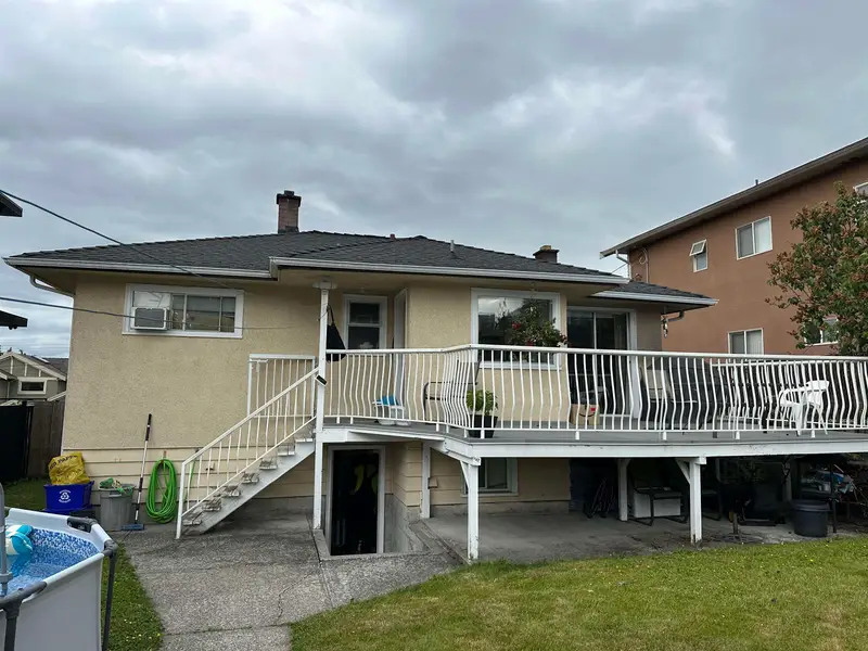 5529 BOOTH AVENUE - photo 2 of 6