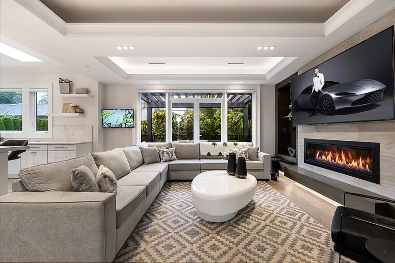 14237 VINE AVENUE - photo 3 of 25