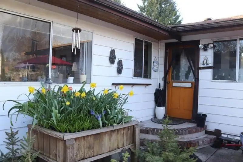 4520 THOMPSON ROAD - photo 3 of 6