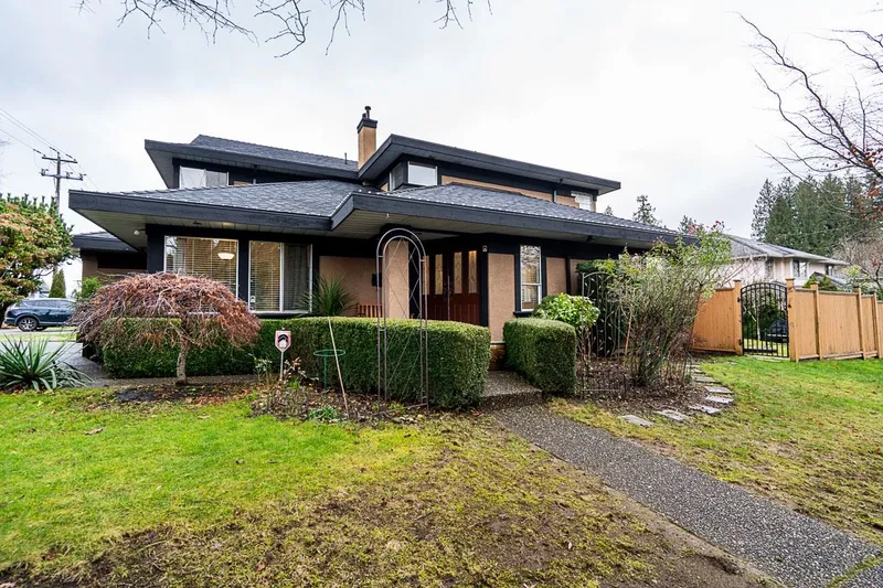 11110 156 STREET - photo 1 of 25