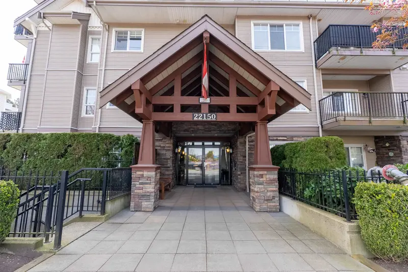 109 22150 DEWDNEY TRUNK ROAD - photo 2 of 24