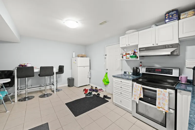 3949 SEFTON STREET - photo 3 of 25