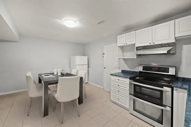 3949 SEFTON STREET - photo 4 of 25