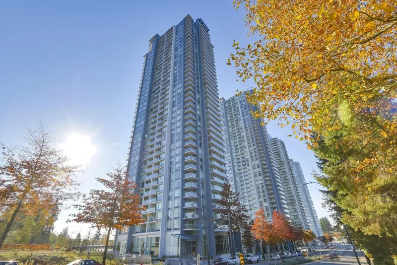 2209 13696 100 AVENUE - photo 2 of 25