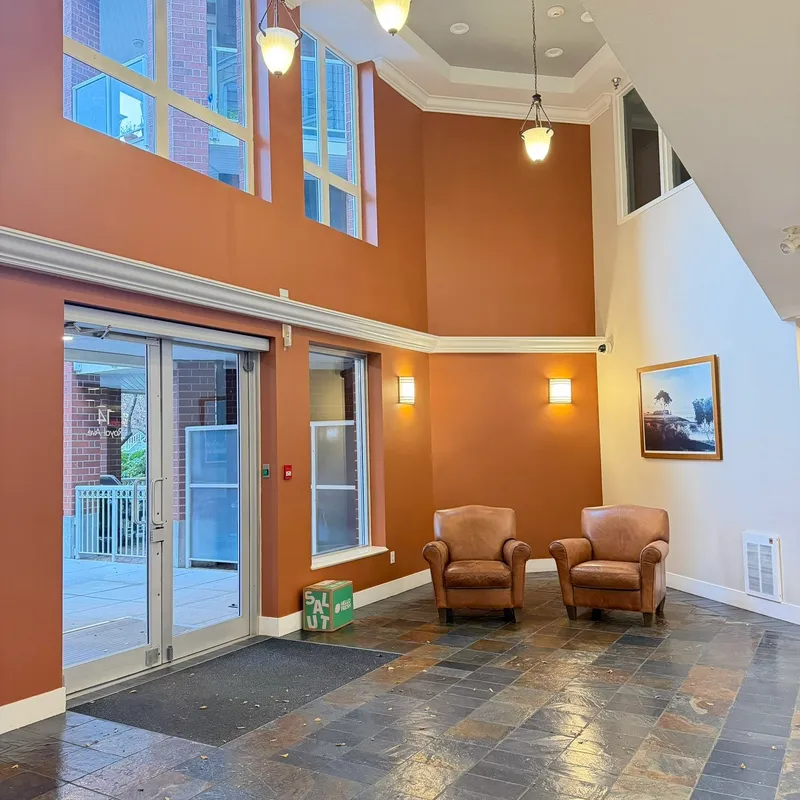 307 14 E ROYAL AVENUE - photo 3 of 19