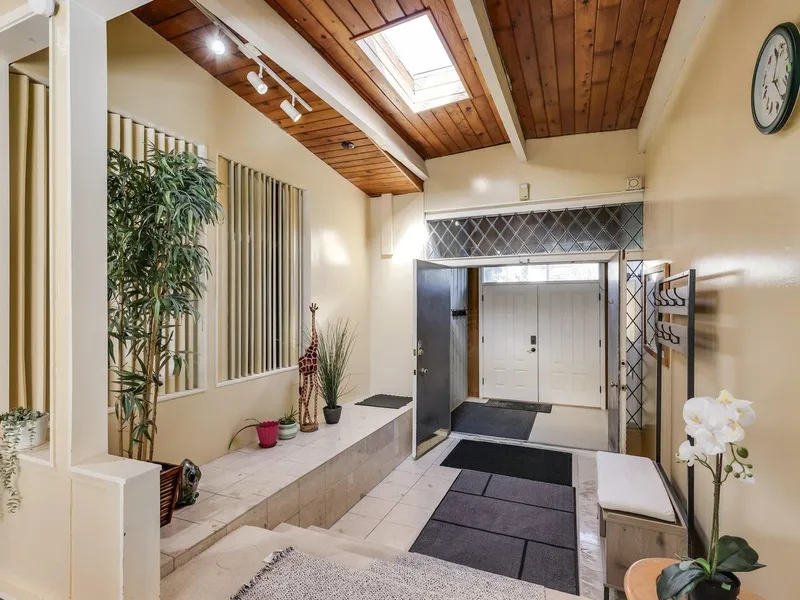 10151 SEACOTE ROAD - photo 4 of 25