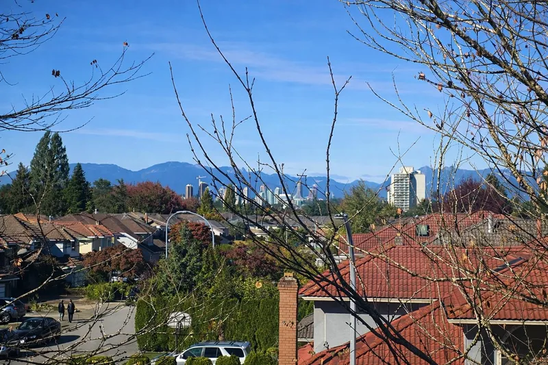 6 4933 FISHER DRIVE - photo 4 of 24