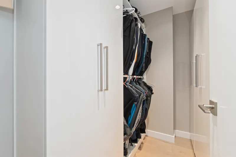 1205 1372 SEYMOUR STREET - photo 3 of 25