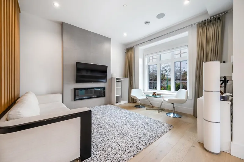 769 W 53RD AVENUE - photo 3 of 23