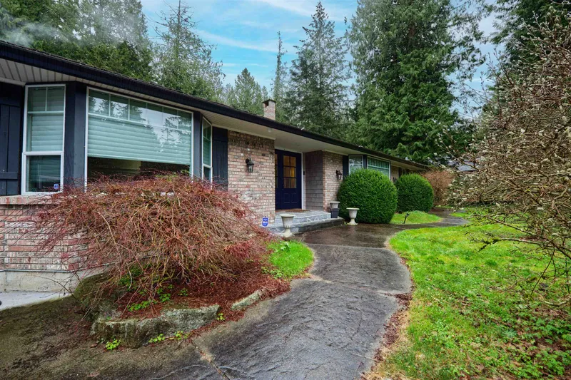 3292 136 STREET - photo 2 of 25