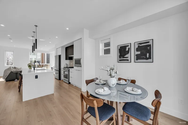 31 7670 207 STREET - photo 2 of 25