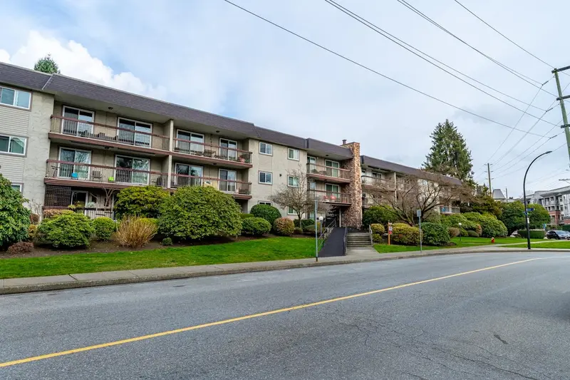 213 2381 BURY AVENUE - photo 2 of 25