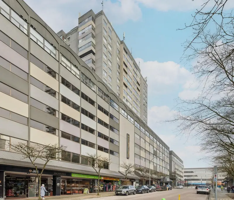 610 615 BELMONT STREET - photo 1 of 25