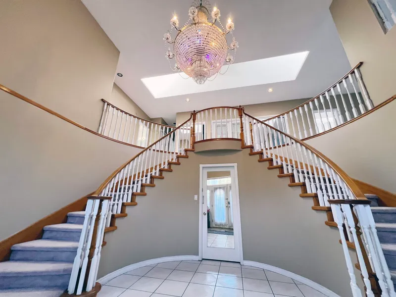 11240 GRANVILLE AVENUE - photo 2 of 25