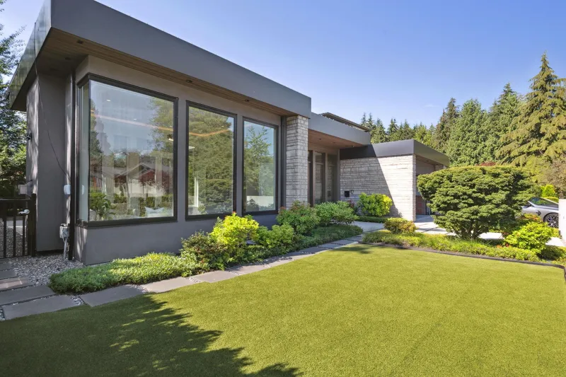 983 TUDOR AVENUE - photo 3 of 25