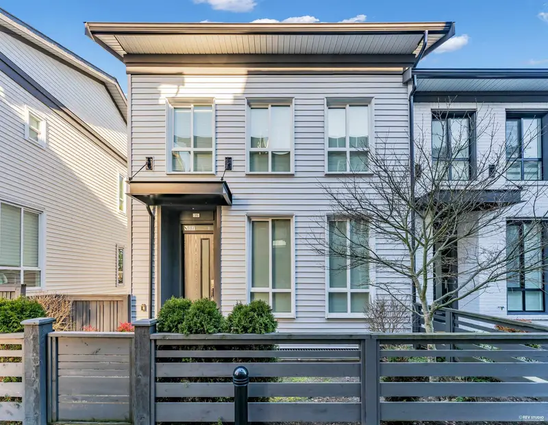 35 15828 27 AVENUE - photo 1 of 25